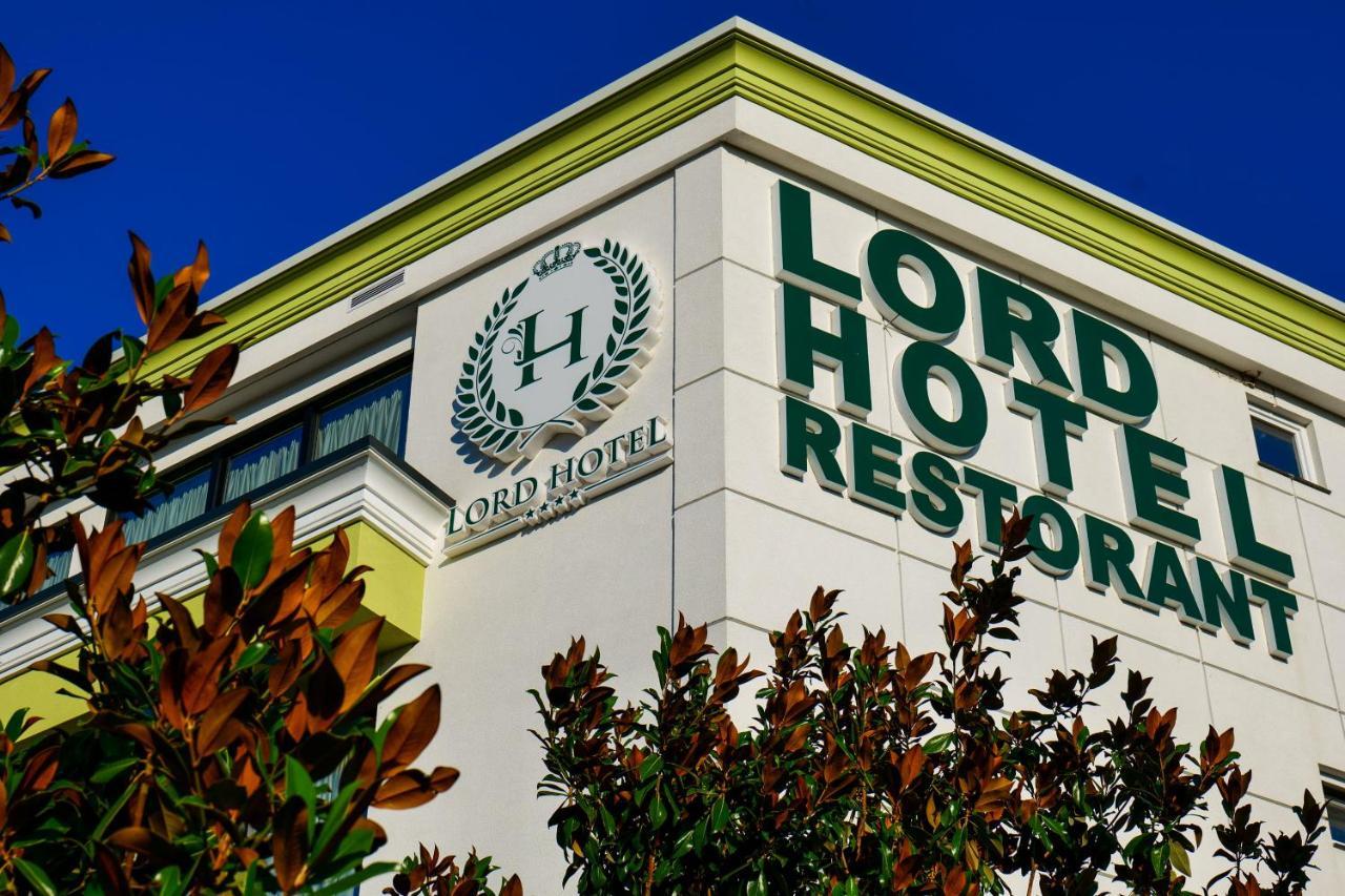 Lord Hotel Tirana Kültér fotó